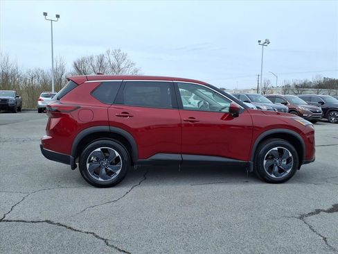 Certified 2025 Nissan Rogue SV image 14