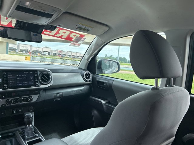 Used 2022 Toyota Tacoma SR5 RWD image 36
