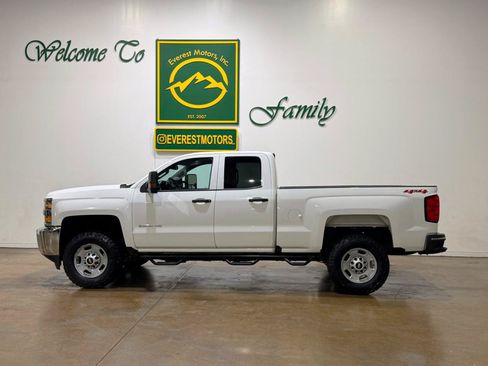 Used 2019 Chevrolet Silverado 2500 W/T AWD/4WD image 4