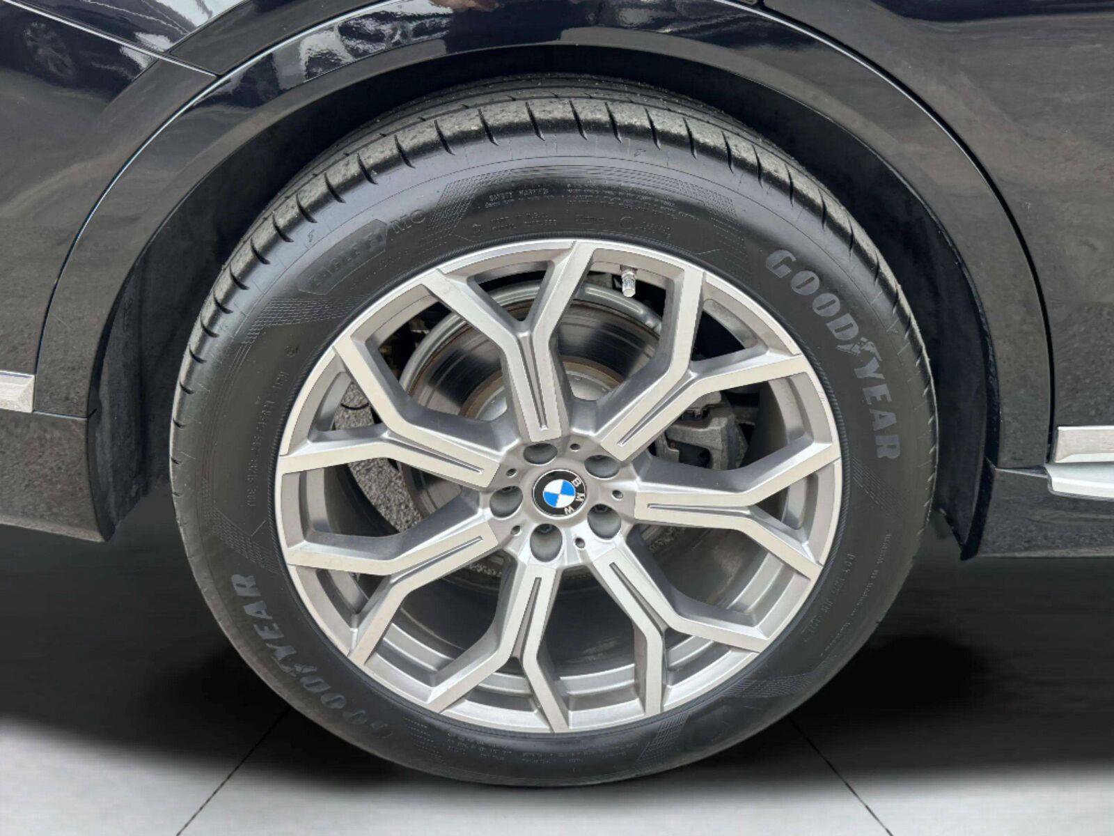Used 2019 BMW X7 xDrive40i w/ Cold Weather Package AWD/4WD image 53