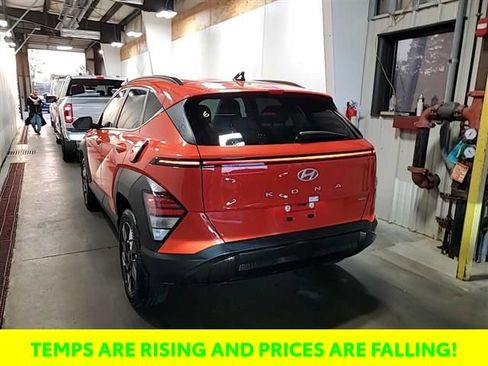 Used 2025 Hyundai Kona SEL image 15