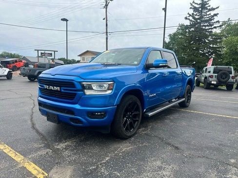 Used 2022 RAM 1500 Laramie AWD/4WD image 3