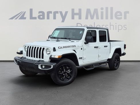 Used 2023 Jeep Gladiator Sport AWD/4WD image 1