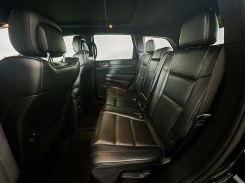 Used 2018 Jeep Grand Cherokee Overland RWD image 30