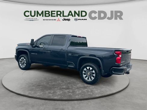 Used 2024 Chevrolet Silverado 2500 Custom w/ Custom Value Package AWD/4WD image 4