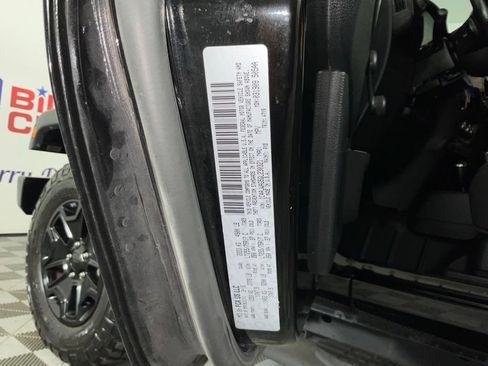 Used 2016 Jeep Wrangler Sport AWD/4WD image 23