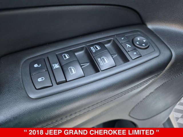Used 2018 Jeep Grand Cherokee Limited AWD/4WD image 12