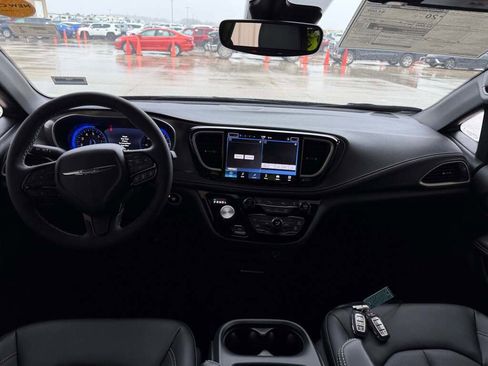 New 2026 Chrysler Pacifica Select image 23