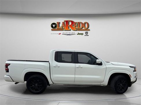 Used 2022 Nissan Frontier SV image 8