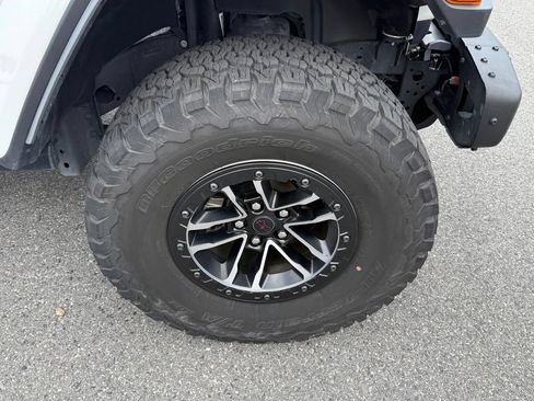 Certified 2025 Jeep Wrangler Unlimited Rubicon AWD/4WD image 19