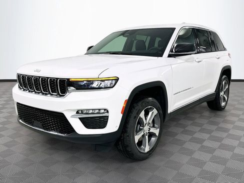 New 2025 Jeep Grand Cherokee Limited w/ Luxury Tech Group II AWD/4WD image 23