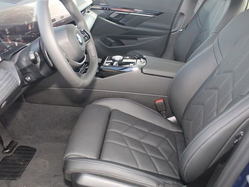 New 2026 BMW 530i xDrive w/ Convenience Package AWD/4WD image 19
