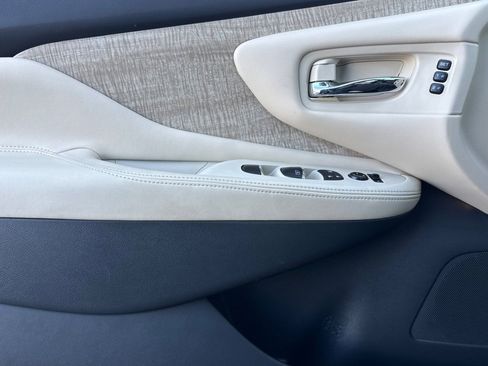 Used 2024 Nissan Murano SL image 11