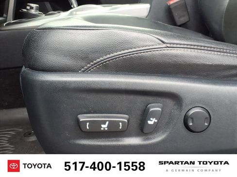 Used 2018 Toyota 4Runner Limited AWD/4WD image 17