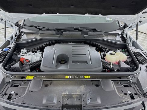 New 2026 Land Rover Range Rover Long Wheelbase SE image 30