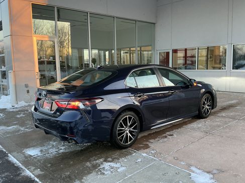 Certified 2021 Toyota Camry SE w/ Cold Weather Package image 22