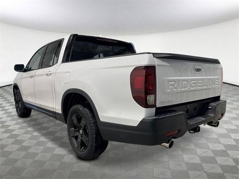 New 2026 Honda Ridgeline Black Edition image 3