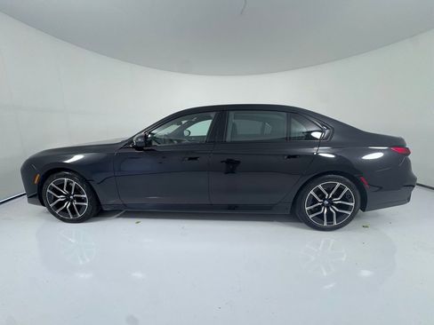 Used 2023 BMW 760i xDrive w/ Executive Package AWD/4WD image 2