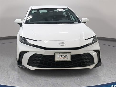 Certified 2025 Toyota Camry SE image 3