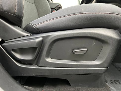 Used 2025 Ford Explorer Active RWD image 36