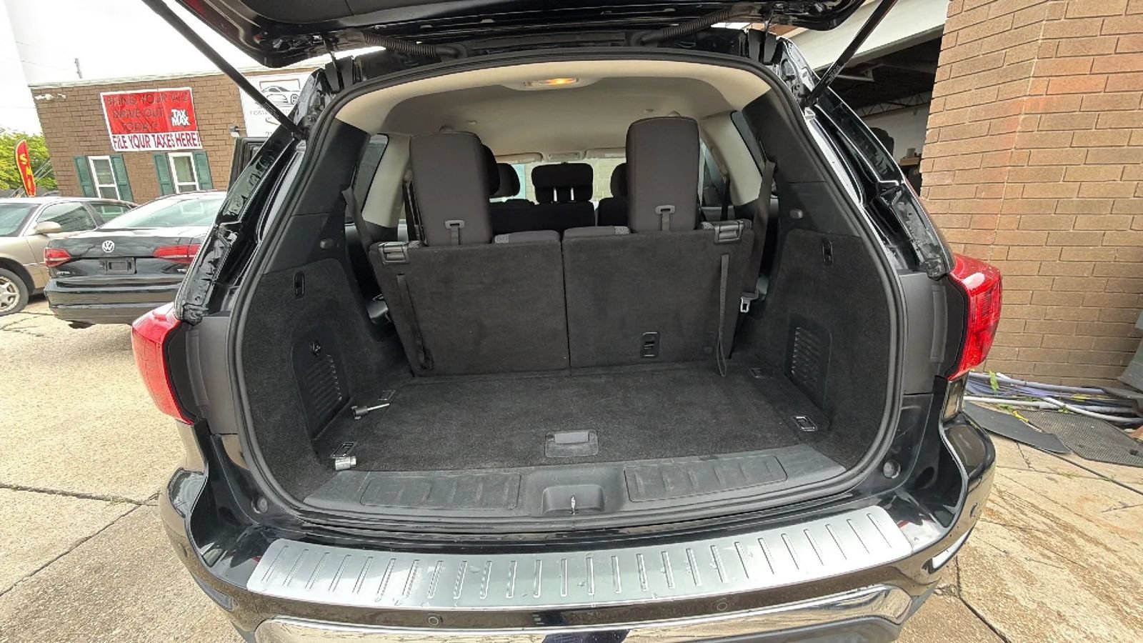 Used 2020 Nissan Pathfinder S AWD/4WD image 13