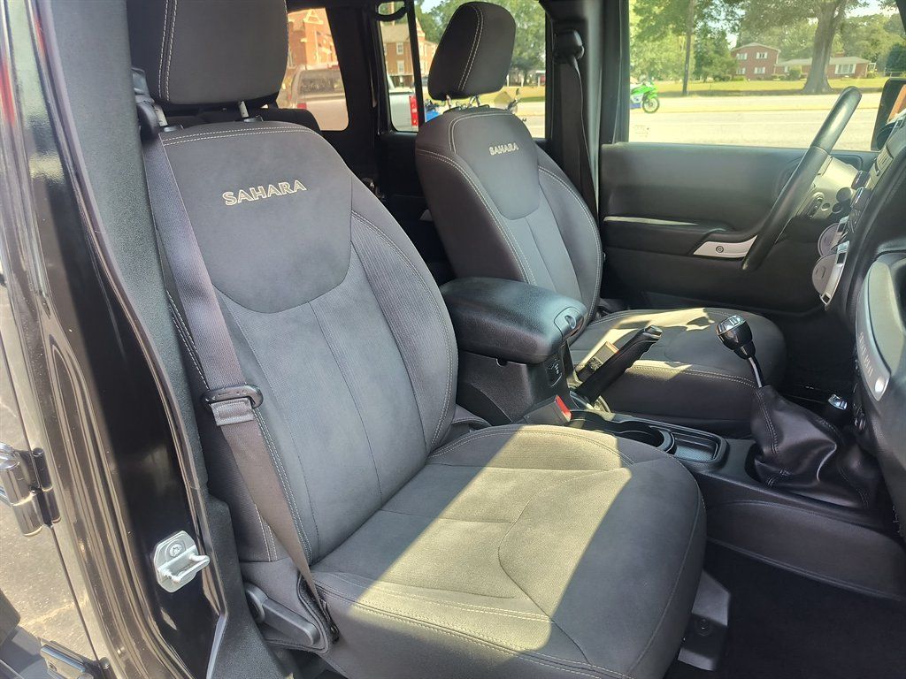 Used 2017 Jeep Wrangler Unlimited Sahara w/ Max Tow Package AWD/4WD image 21
