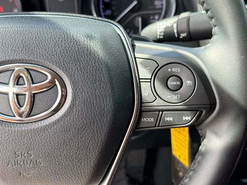 Used 2020 Toyota Camry SE image 27
