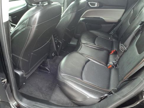 Used 2022 Jeep Compass Limited image 8