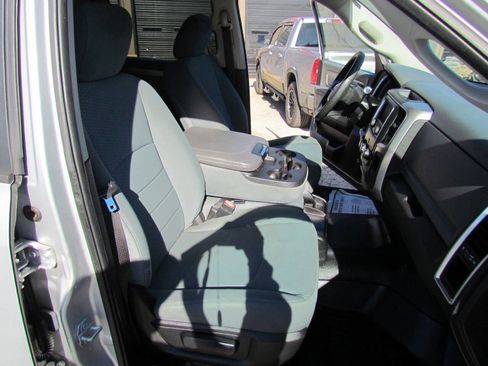 Used 2018 RAM 3500 SLT image 17