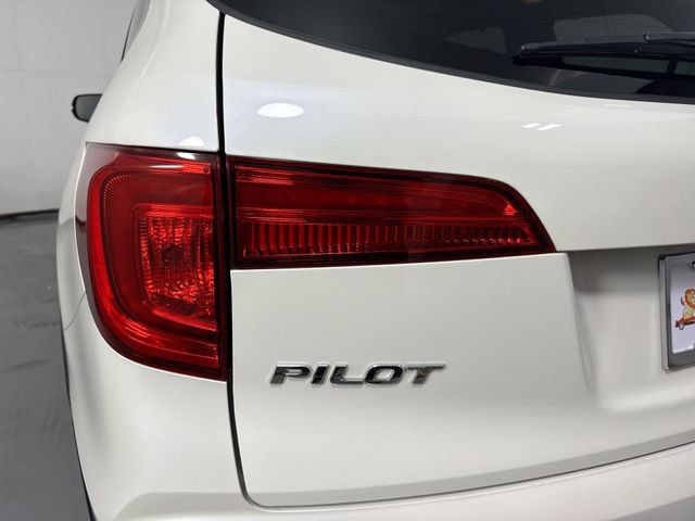 Used 2017 Honda Pilot Elite image 30