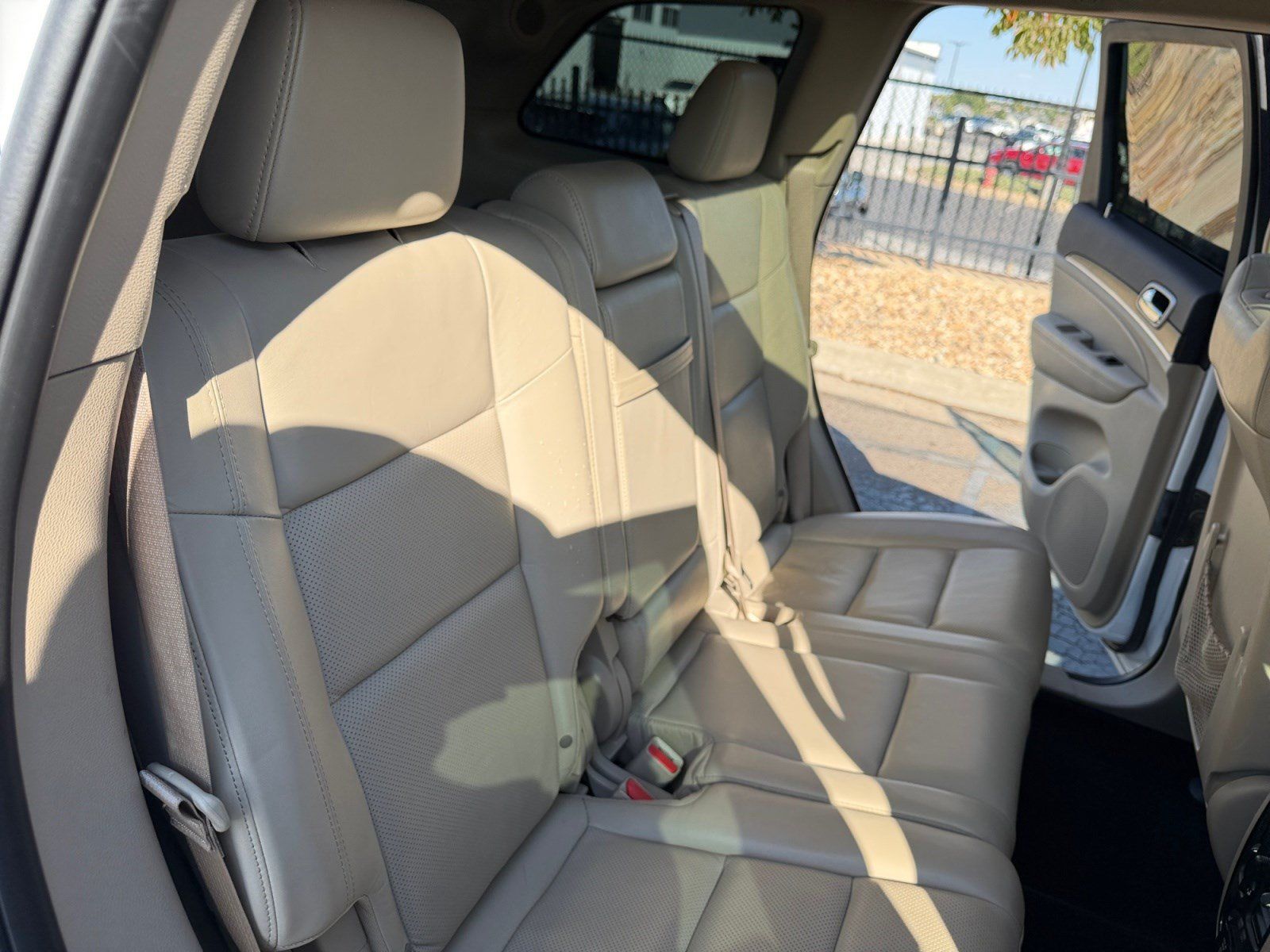 Used 2020 Jeep Grand Cherokee Limited w/ Luxury Group II AWD/4WD image 18