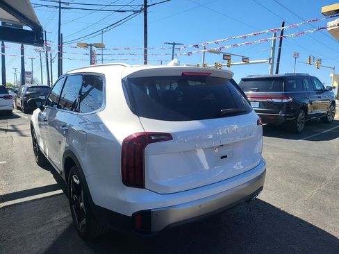 Used 2025 Kia Telluride S image 10
