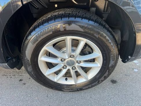 Used 2013 Dodge Journey SXT FWD image 9
