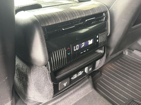 Used 2022 Jeep Wagoneer Series II w/ Rear Seat Video Group 1 RWD image 12