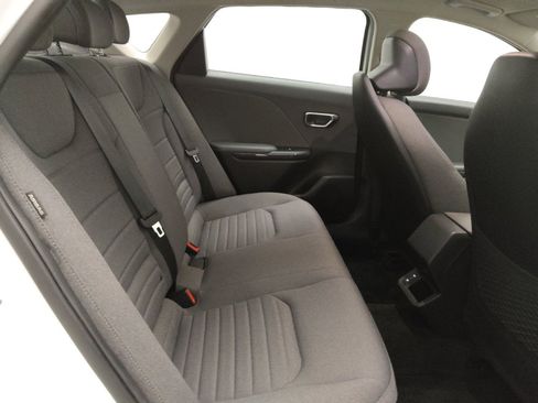 Used 2025 Kia K4 EX FWD image 19