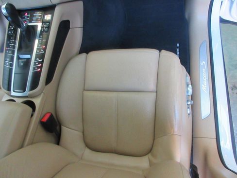Used 2017 Porsche Macan S AWD/4WD image 29