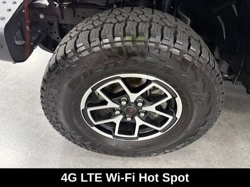 Used 2024 Jeep Gladiator Rubicon AWD/4WD image 29