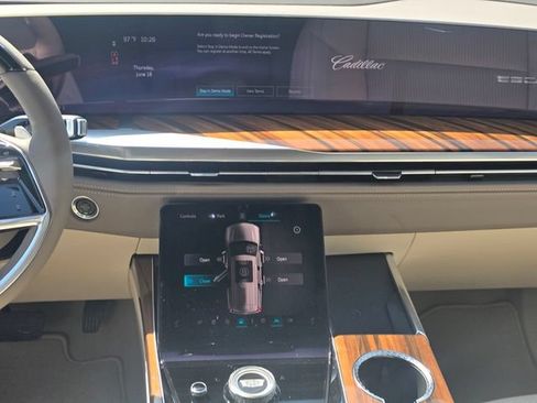 New 2026 Cadillac Escalade Platinum Sport AWD/4WD image 18