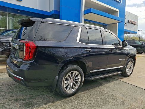 Used 2022 GMC Yukon SLT w/ SLT Luxury Package image 6