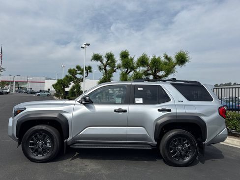 New 2026 Toyota 4Runner SR5 image 4