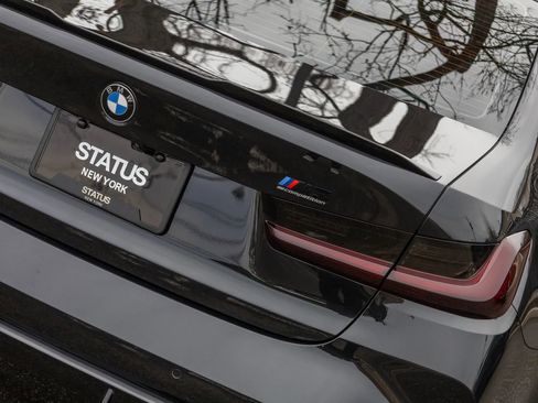 Used 2024 BMW M3 Competition w/ Executive Package image 30