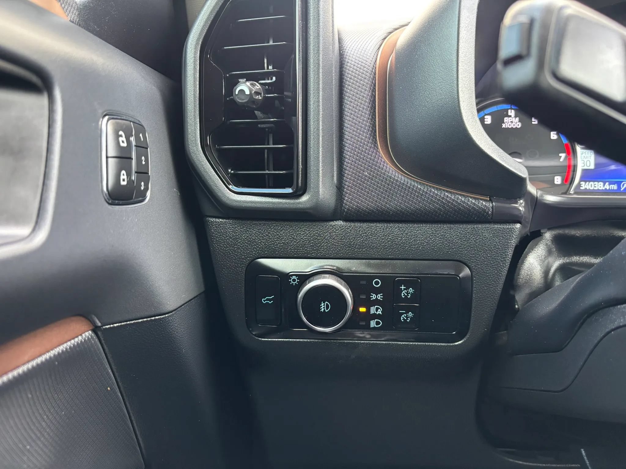 Used 2024 Ford Bronco Sport Outer Banks w/ Tech Package AWD/4WD image 23