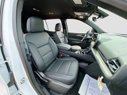 New 2026 Chevrolet Traverse LT w/ Driver Confidence Package AWD/4WD image 31