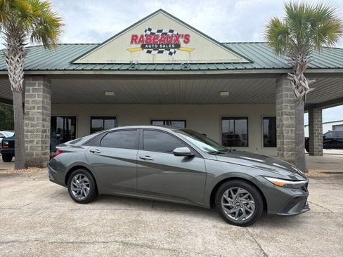 Used 2024 Hyundai Elantra SEL FWD image 1