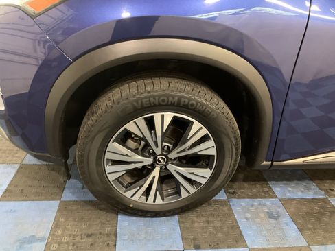 Used 2023 Nissan Rogue SV image 9