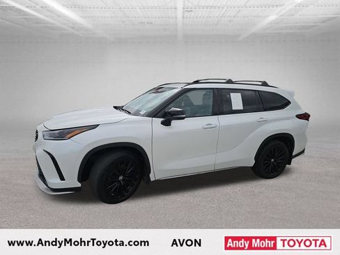 Used 2023 Toyota Highlander XSE AWD/4WD image 4