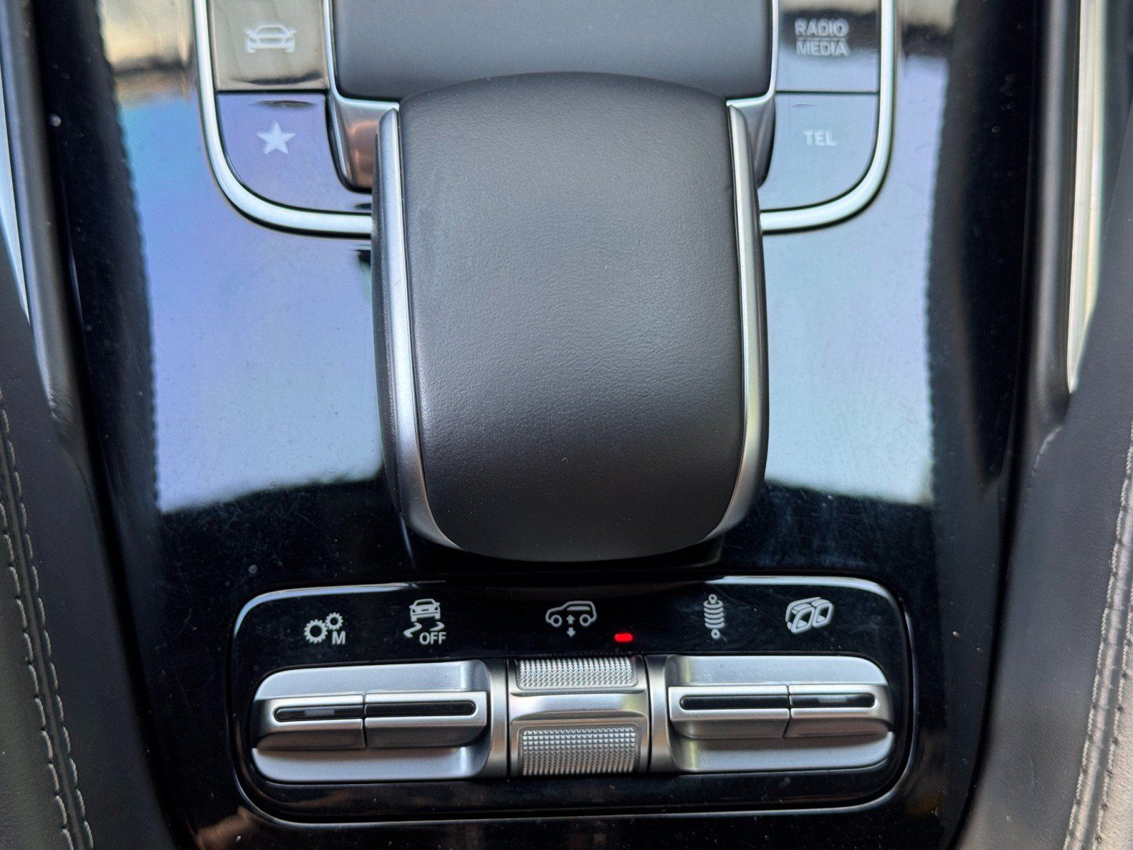 Used 2023 Mercedes-Benz GLE 53 AMG 4MATIC w/ Exterior Lighting Package image 38