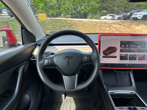 Used 2022 Tesla Model Y Long Range AWD/4WD image 19