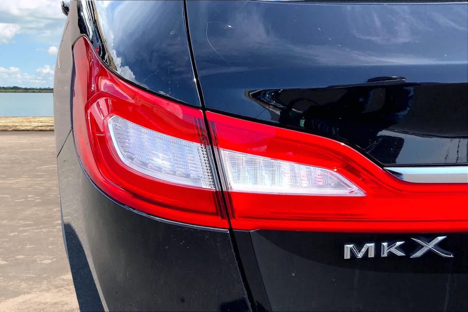Used 2017 Lincoln MKX Premiere AWD/4WD image 32