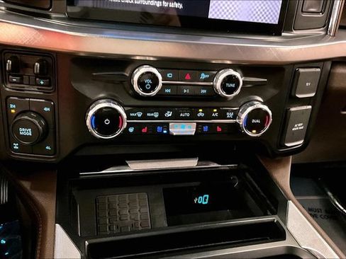 Used 2025 Ford F350 King Ranch AWD/4WD image 32